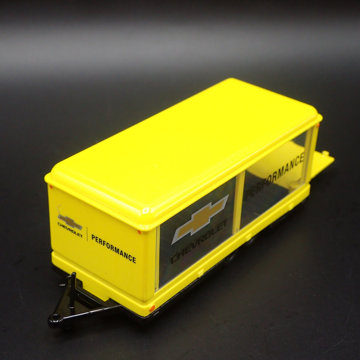 ENCLOSED GLASS CAR DISPLAY TRAILER CHEVROLET 1:64 SCALE DIORAMA DIECAST MODEL