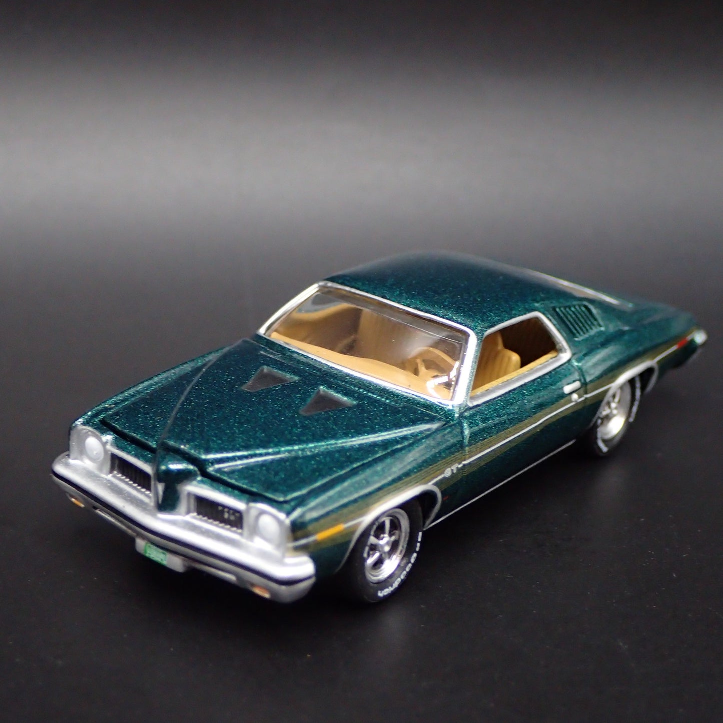 1973 73 PONTIAC LE MANS GT RARE 1:64 SCALE COLLECTIBLE DIORAMA DIECAST MODEL CAR