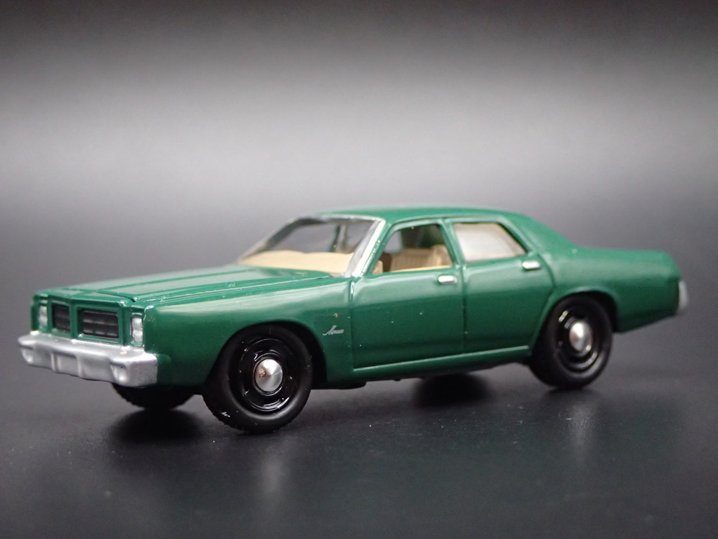 1977 77 DODGE MONACO 4 DOOR GREEN 1/64 SCALE DIORAMA DIECAST MODEL CAR