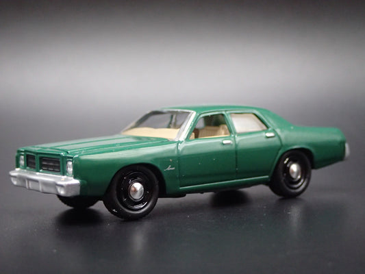 1977 77 DODGE MONACO 4 DOOR GREEN 1/64 SCALE DIORAMA DIECAST MODEL CAR