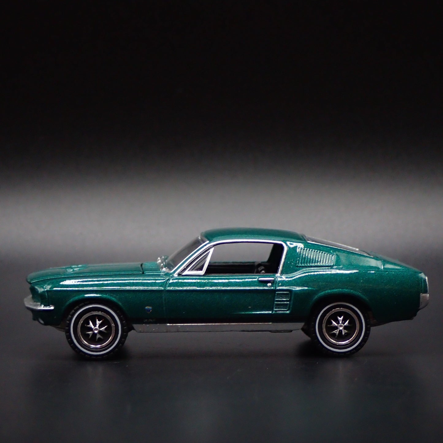 1967 67 FORD MUSTANG FASTBACK GREEN 1:64 SCALE COLLECTIBLE DIECAST MODEL CAR