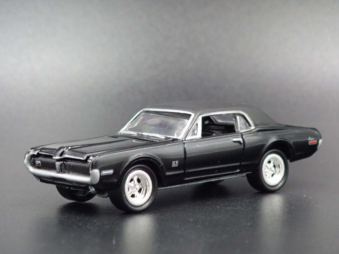 1968 68 MERCURY COUGAR XR7 BLK 1/64 SCALE COLLECTIBLE DIORAMA DIECAST MODEL CAR