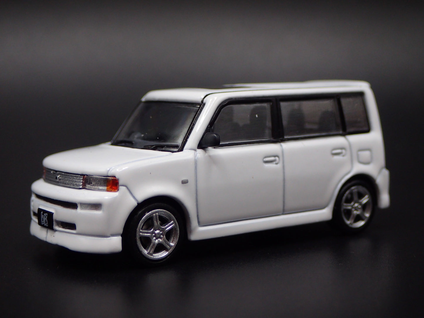 2003-2006 SCION XB WHITE RARE 1/64 SCALE COLLECTIBLE DIORAMA DIECAST MODEL CAR