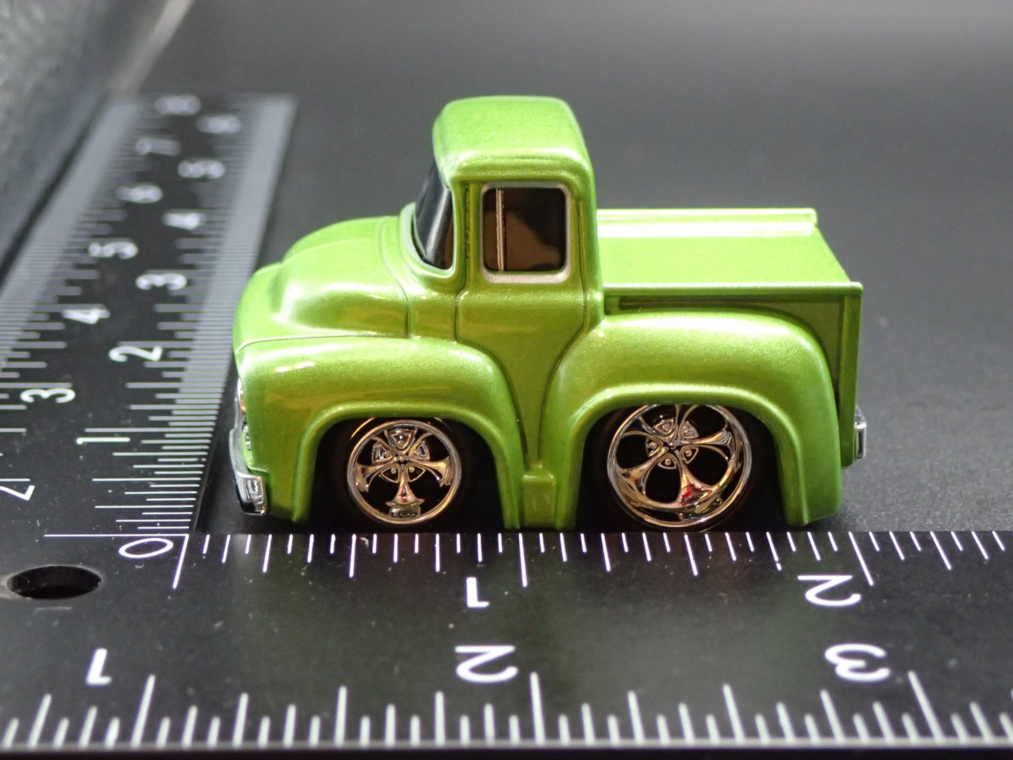 1956 56 FORD F100 PICKUP TRUCK CAR TUNED 1:64 SCALE DIORAMA DIECAST MODEL CAR