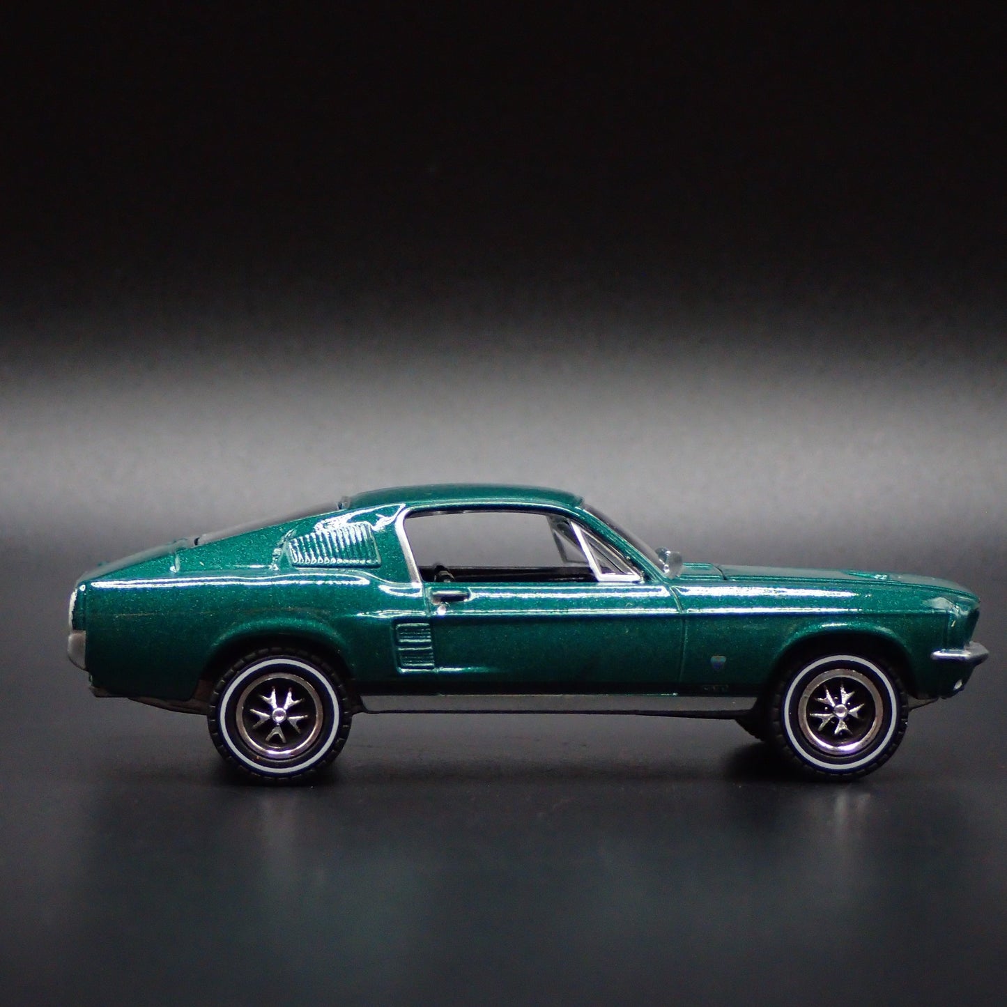 1967 67 FORD MUSTANG FASTBACK GREEN 1:64 SCALE COLLECTIBLE DIECAST MODEL CAR