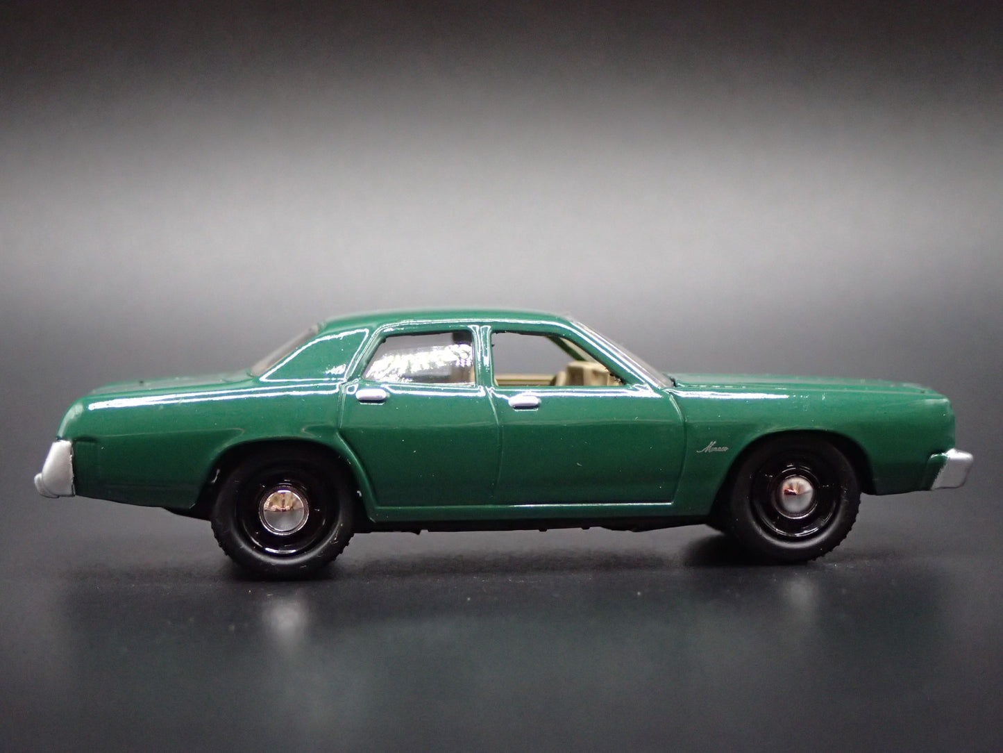 1977 77 DODGE MONACO 4 DOOR GREEN 1/64 SCALE DIORAMA DIECAST MODEL CAR