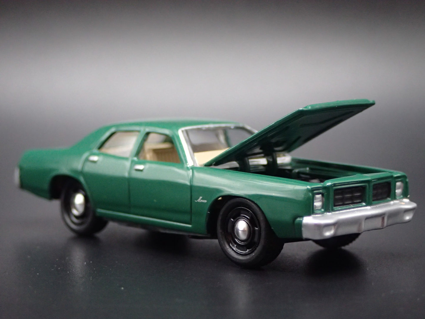 1977 77 DODGE MONACO 4 DOOR GREEN 1/64 SCALE DIORAMA DIECAST MODEL CAR