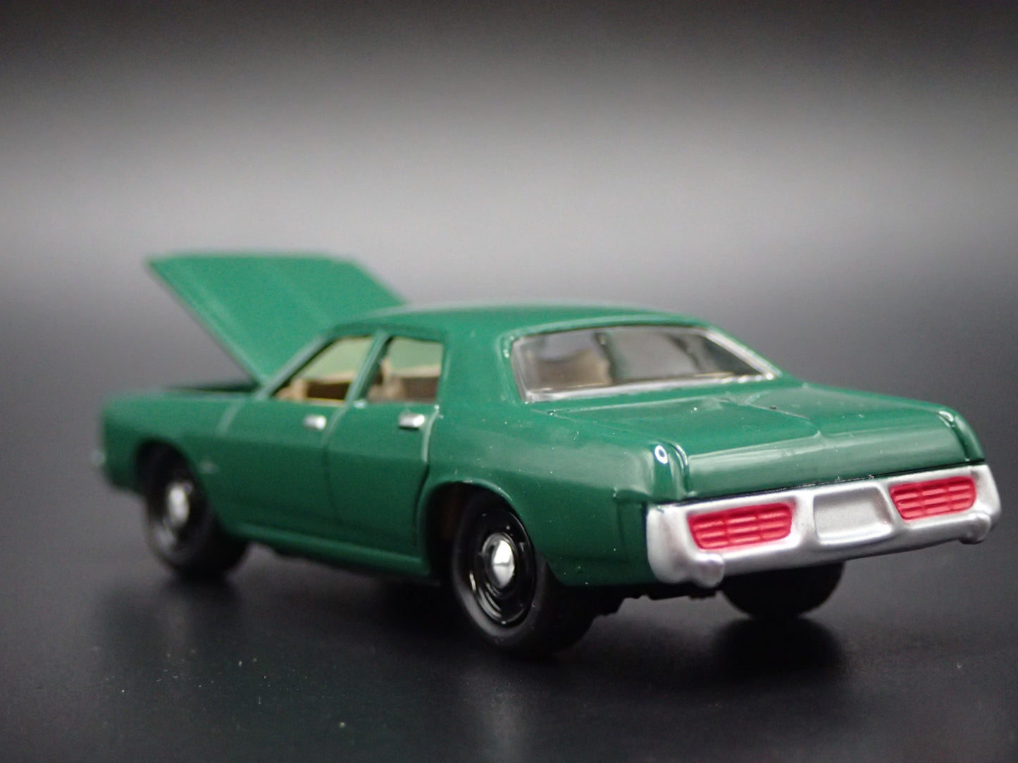 1977 77 DODGE MONACO 4 DOOR GREEN 1/64 SCALE DIORAMA DIECAST MODEL CAR