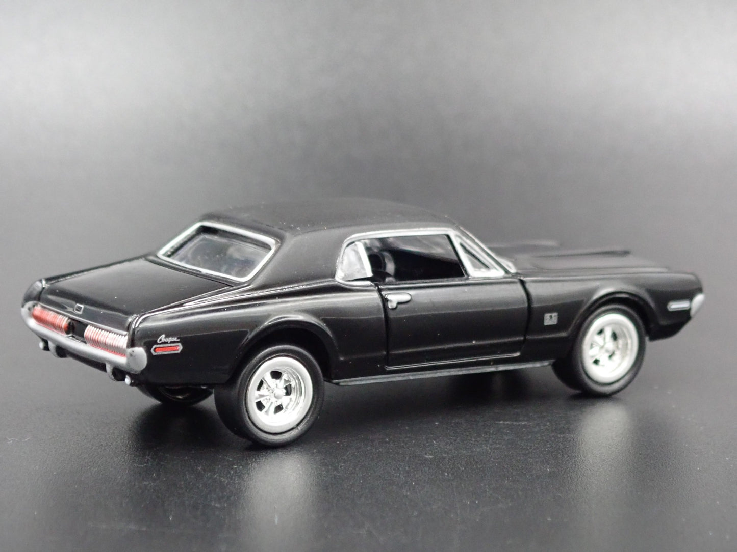 1968 68 MERCURY COUGAR XR7 BLK 1/64 SCALE COLLECTIBLE DIORAMA DIECAST MODEL CAR