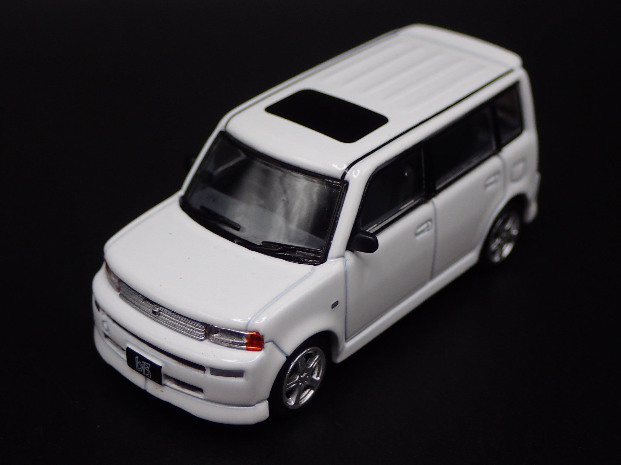 2003-2006 SCION XB WHITE RARE 1/64 SCALE COLLECTIBLE DIORAMA
