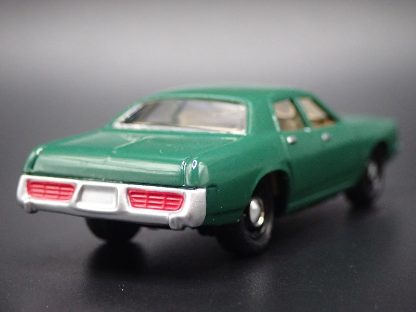 1977 77 DODGE MONACO 4 DOOR GREEN 1/64 SCALE DIORAMA DIECAST MODEL CAR