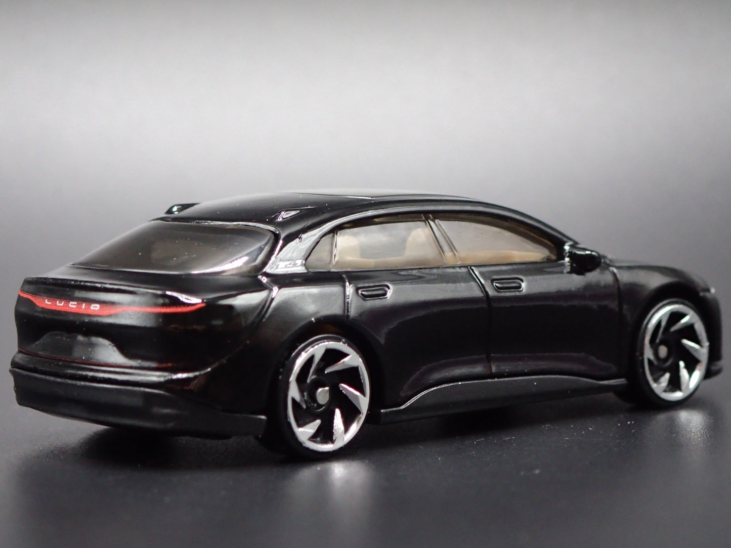 2022-2025 LUCID AIR ELECTRIC VEHICLE BLACK 1:64 SCALE DIORAMA DIECAST MODEL CAR