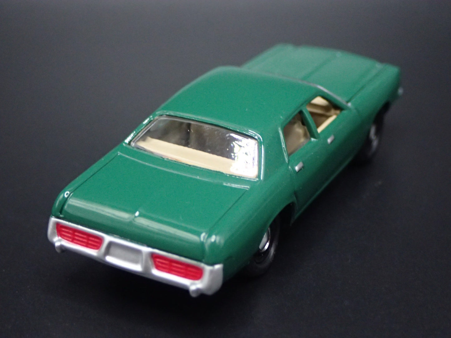 1977 77 DODGE MONACO 4 DOOR GREEN 1/64 SCALE DIORAMA DIECAST MODEL CAR