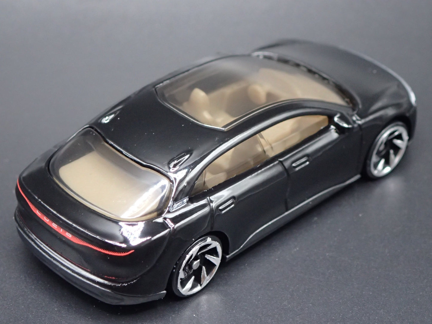 2022-2025 LUCID AIR ELECTRIC VEHICLE BLACK 1:64 SCALE DIORAMA DIECAST MODEL CAR