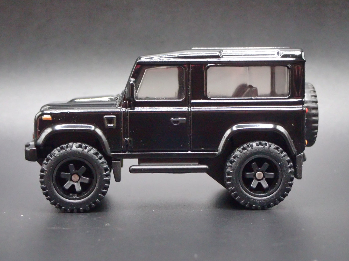 1984-1990 LAND ROVER DEFENDER 90 BLACK 1/64 SCALE COLLECTIBLE DIECAST MODEL CAR