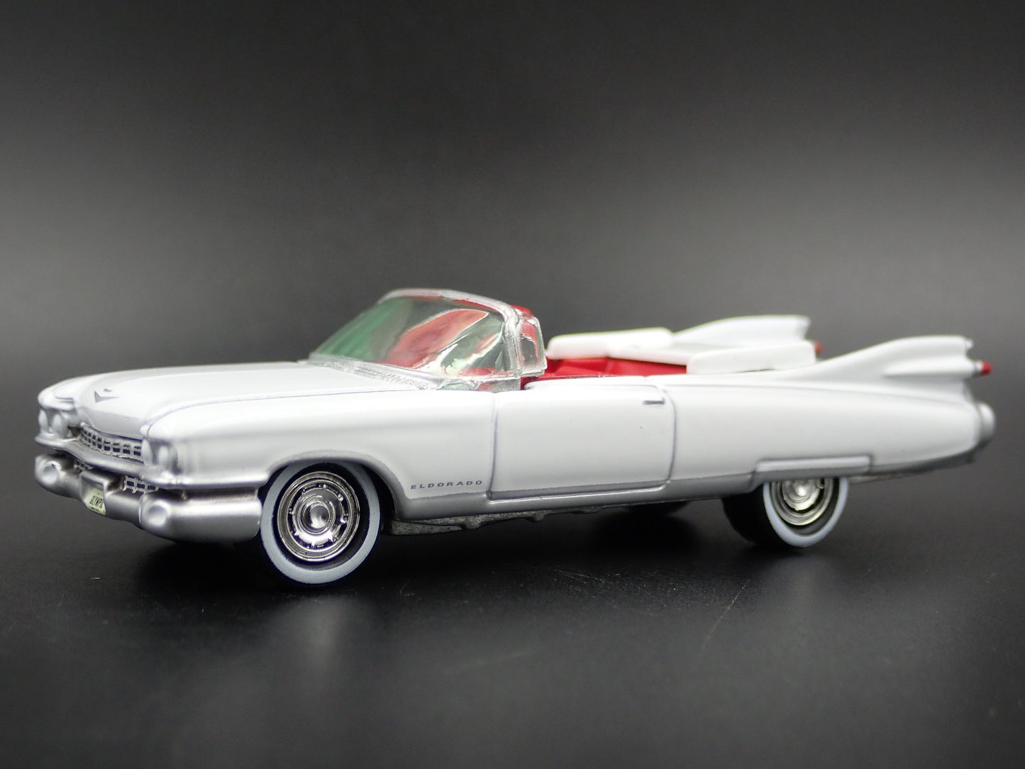 1959 59 CADILLAC ELDORADO CONVERTIBLE 1:64 SCALE COLLECTIBLE DIECAST MODEL CAR
