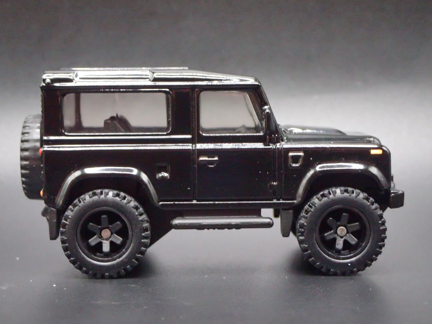 1984-1990 LAND ROVER DEFENDER 90 BLACK 1/64 SCALE COLLECTIBLE DIECAST MODEL CAR