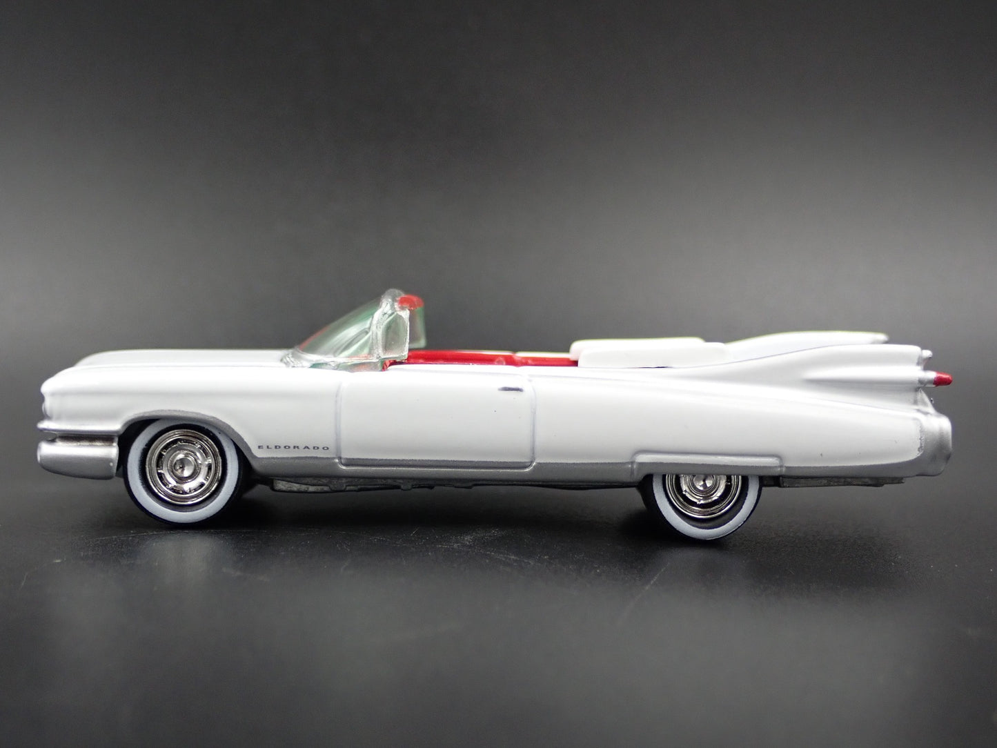1959 59 CADILLAC ELDORADO CONVERTIBLE 1:64 SCALE COLLECTIBLE DIECAST MODEL CAR