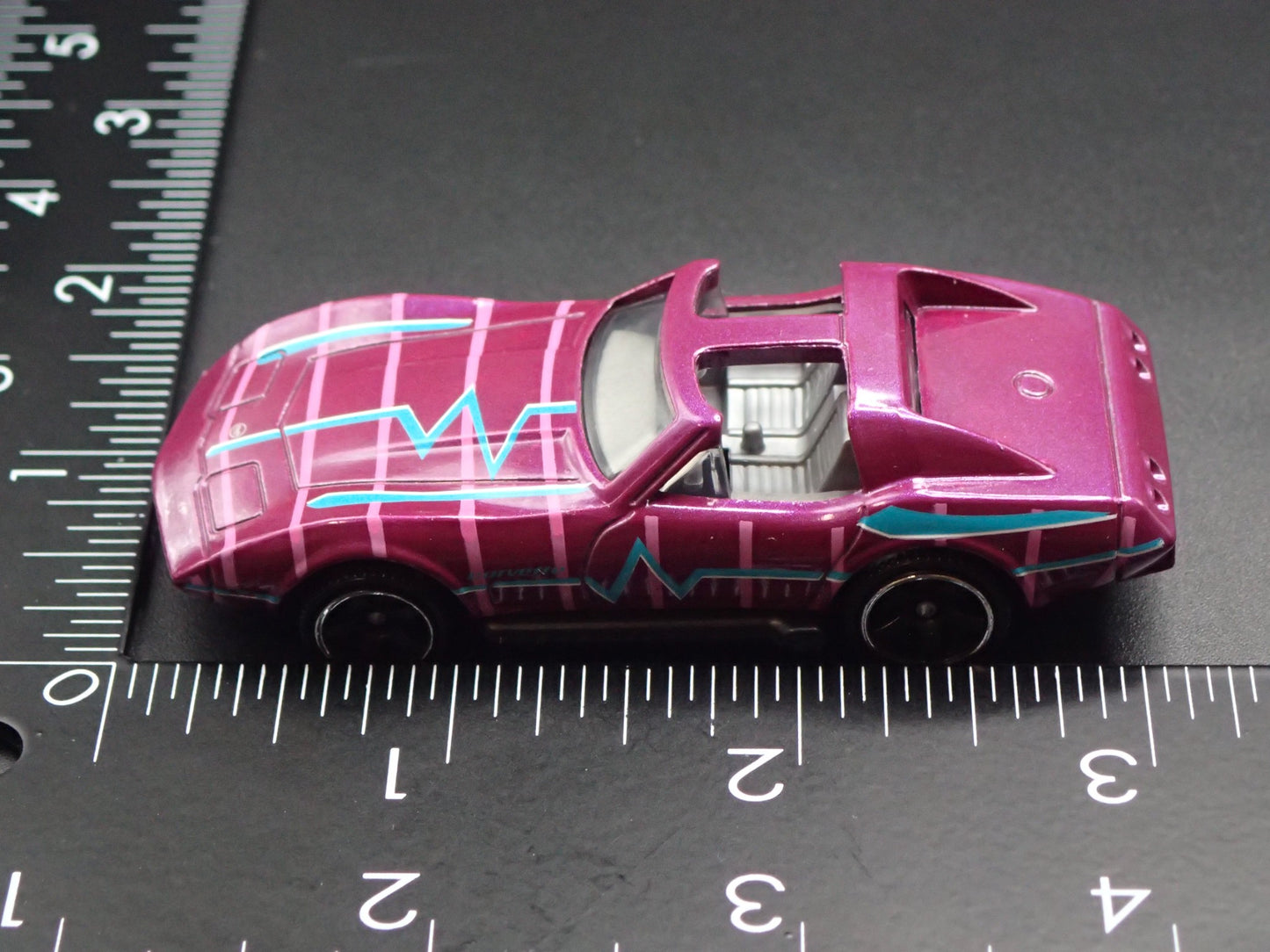 1979 79 CHEVY CHEVROLET CORVETTE T-TOP RARE 1:64 SCALE DIORAMA DIECAST MODEL CAR