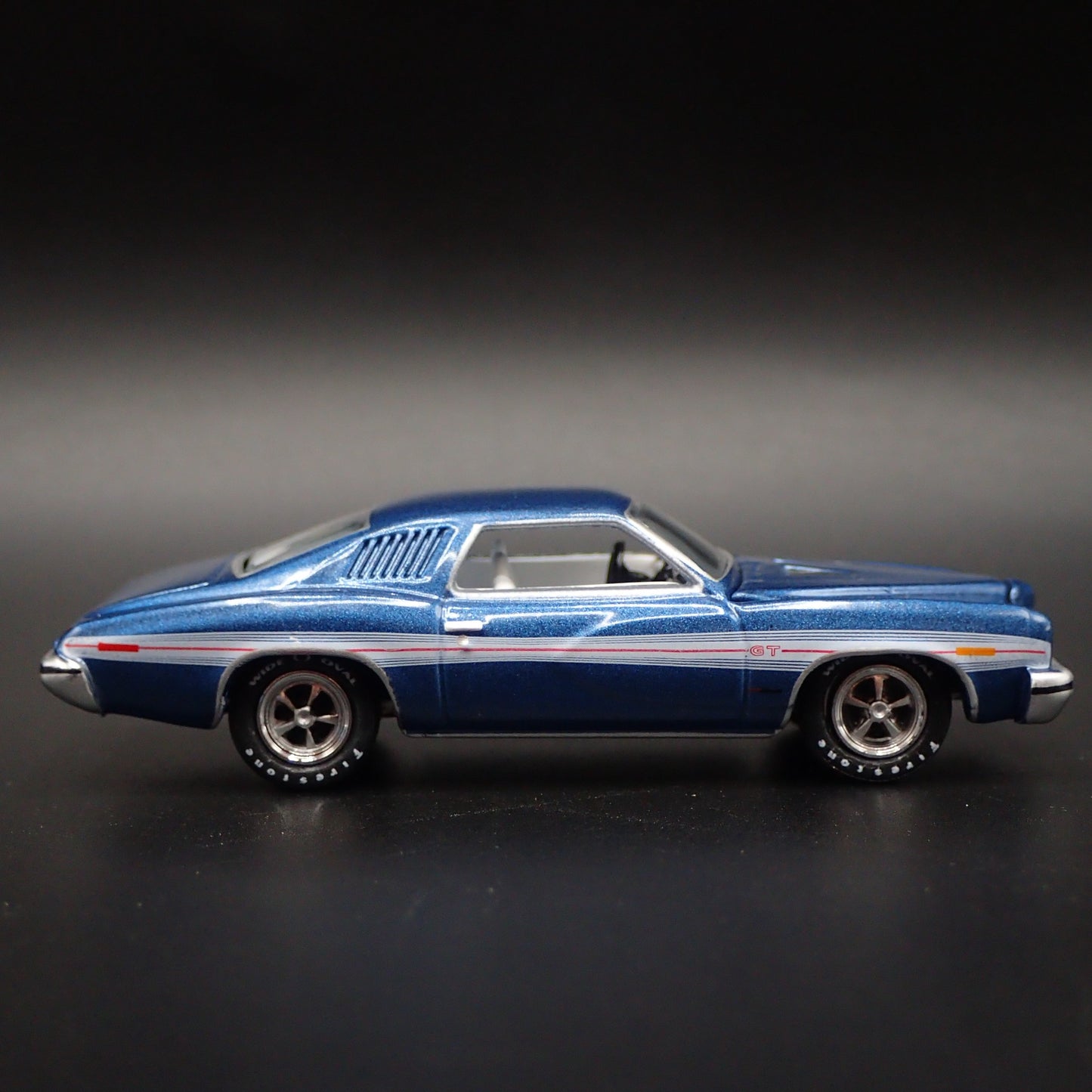 1973 73 PONTIAC LE MANS GT BLUE 1:64 SCALE COLLECTIBLE DIORAMA DIECAST MODEL CAR