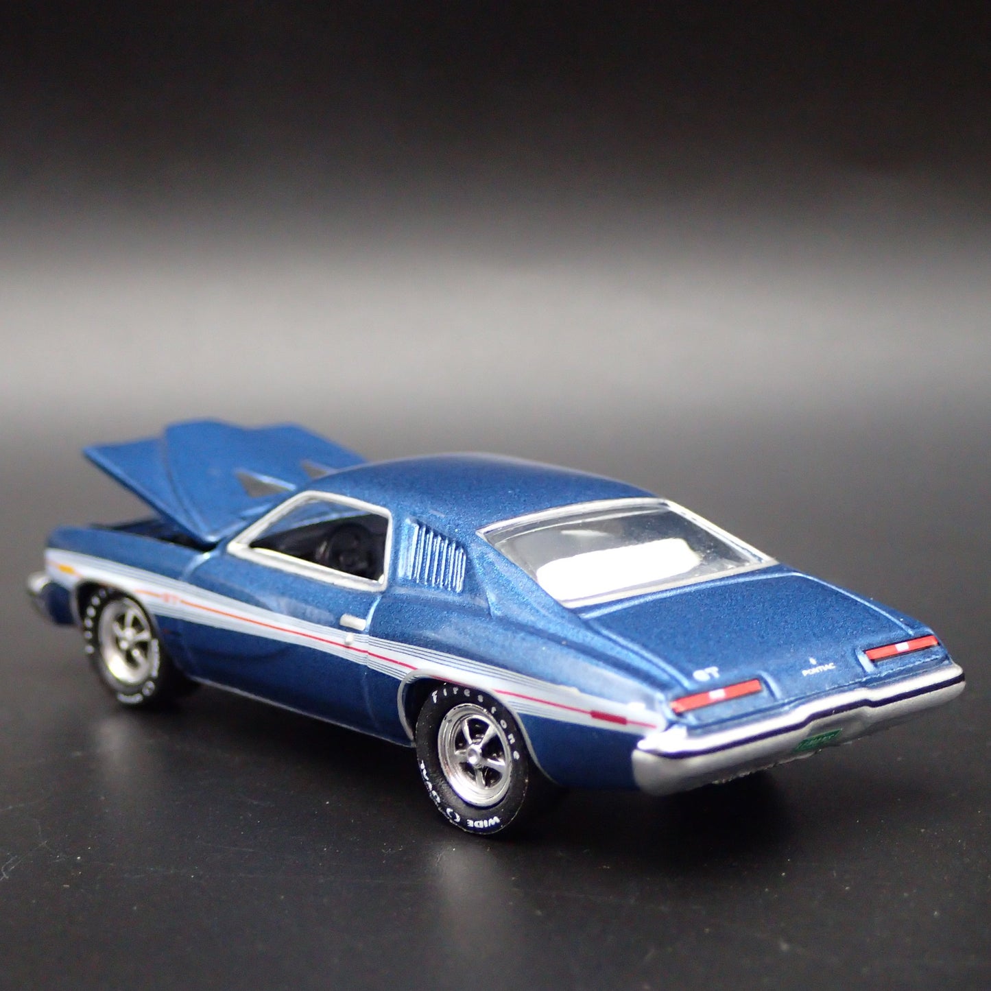 1973 73 PONTIAC LE MANS GT BLUE 1:64 SCALE COLLECTIBLE DIORAMA DIECAST MODEL CAR