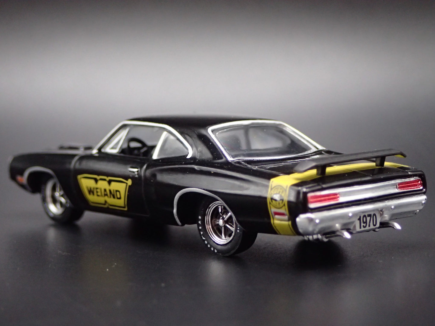 1970 70 DODGE SUPER BEE 383 WEIAND BLACK 1:64 SCALE DIORAMA DIECAST MODEL CAR