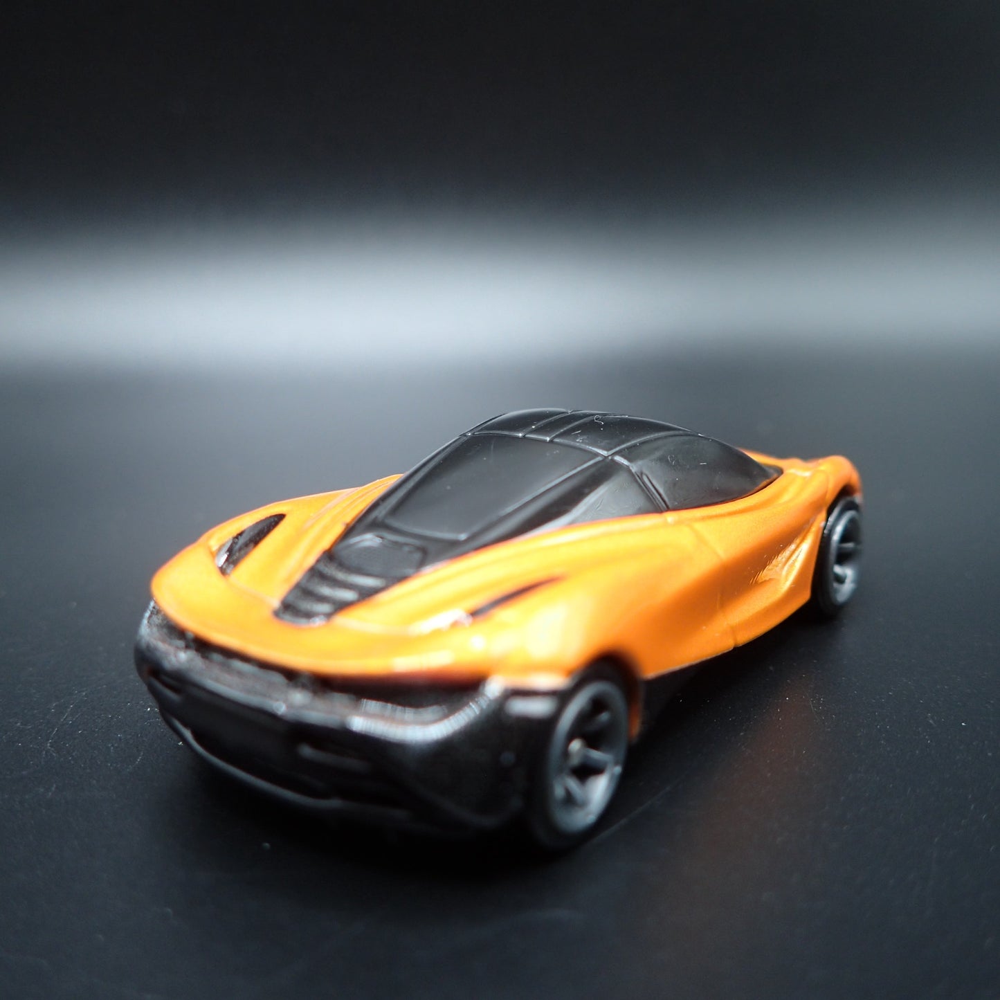 2017-2023 MCLAREN 720S SUPER CAR ORANGE 1:64 SCALE DIORAMA DIECAST MODEL CAR