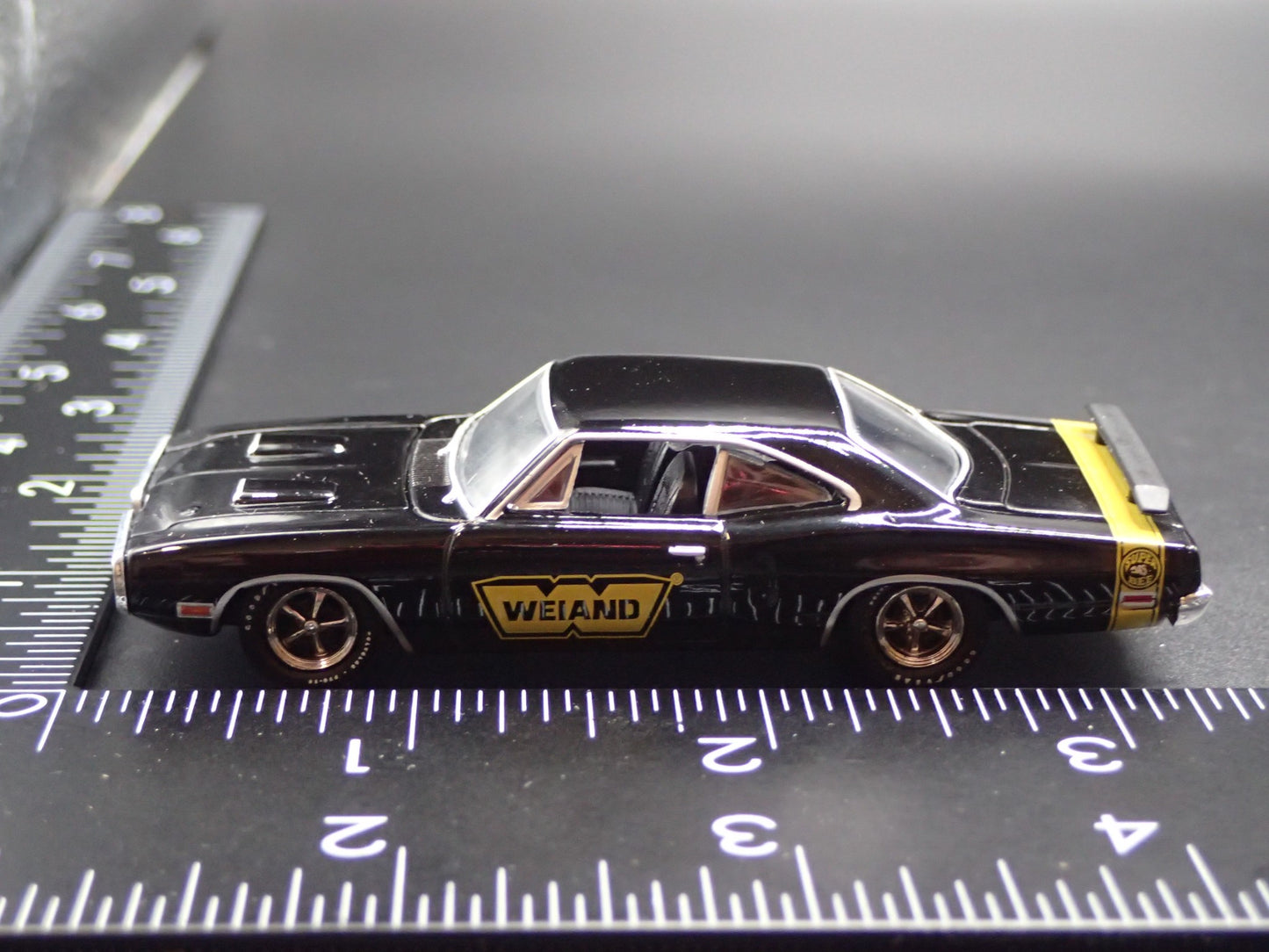 1970 70 DODGE SUPER BEE 383 WEIAND BLACK 1:64 SCALE DIORAMA DIECAST MODEL CAR