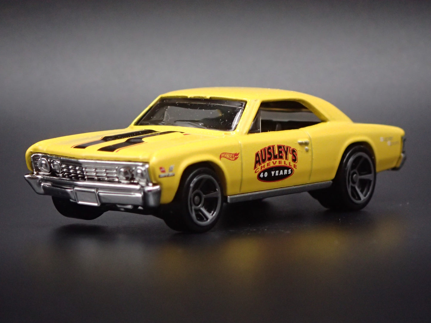 1967 67 CHEVY CHEVROLET CHEVELLE SS 396 1:64 SCALE DIORAMA DIECAST MODEL CAR