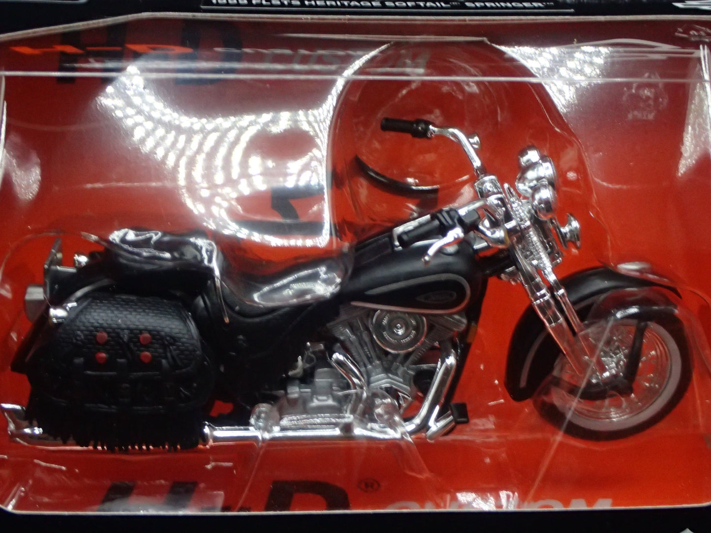 1999 FLSTS HERITAGE SOFTAIL SPRINGER HARLEY DAVIDSON MOTORCYCLE MAISTO 41 1/18