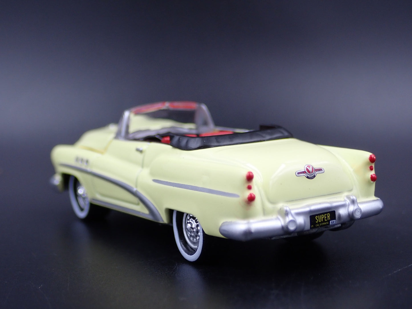 1953 53 BUICK SUPER CONVERTIBLE 1:64 SCALE COLLECTIBLE DIORAMA DIECAST MODEL CAR