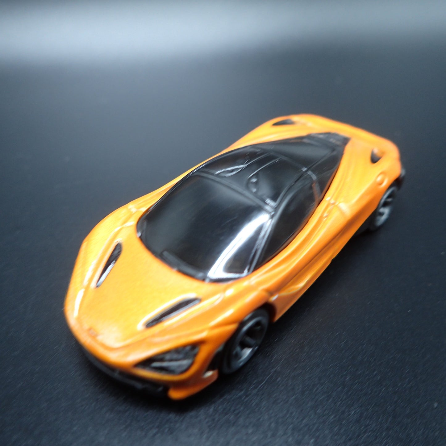 2017-2023 MCLAREN 720S SUPER CAR ORANGE 1:64 SCALE DIORAMA DIECAST MODEL CAR