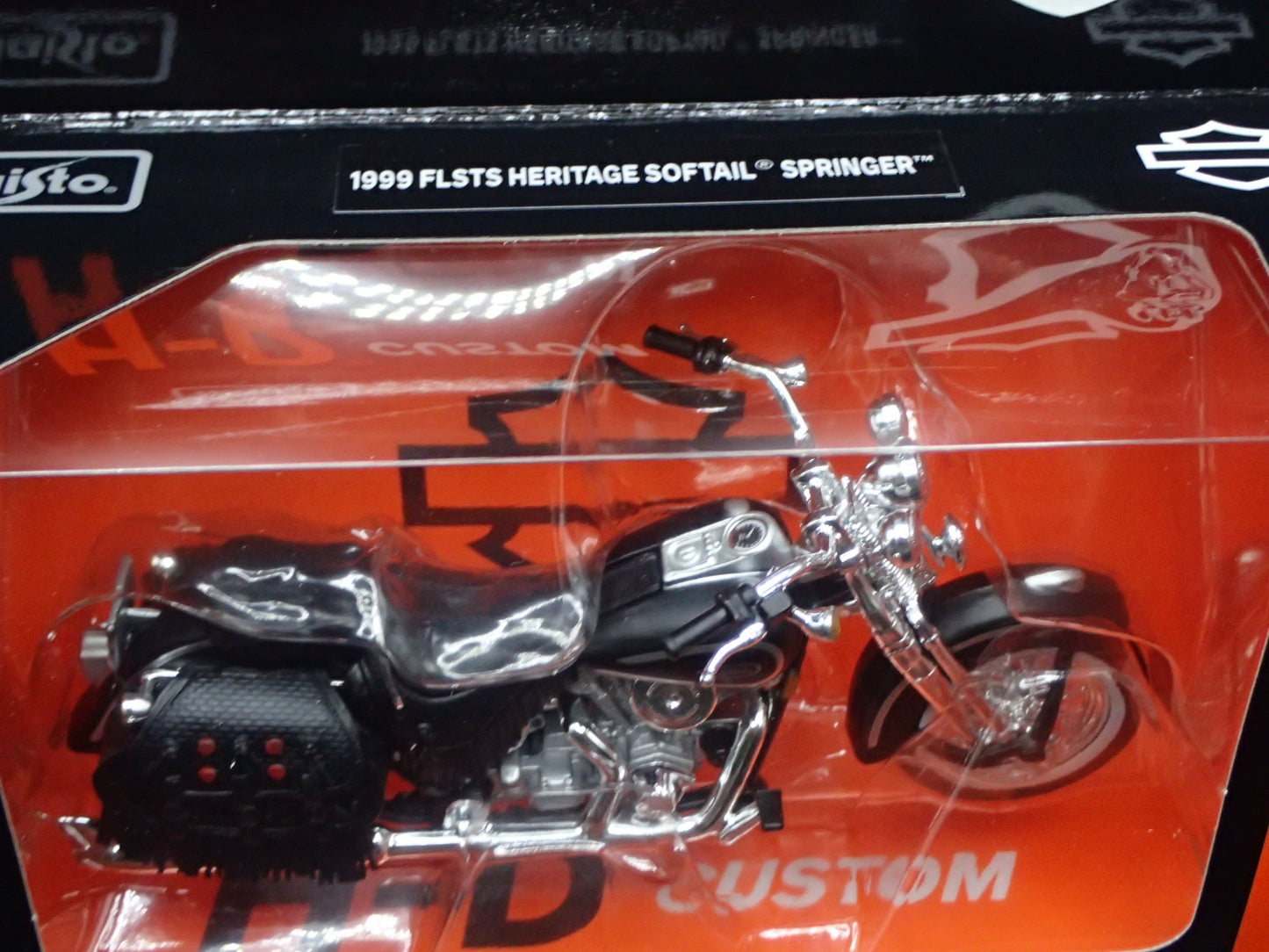 1999 FLSTS HERITAGE SOFTAIL SPRINGER HARLEY DAVIDSON MOTORCYCLE MAISTO 41 1/18