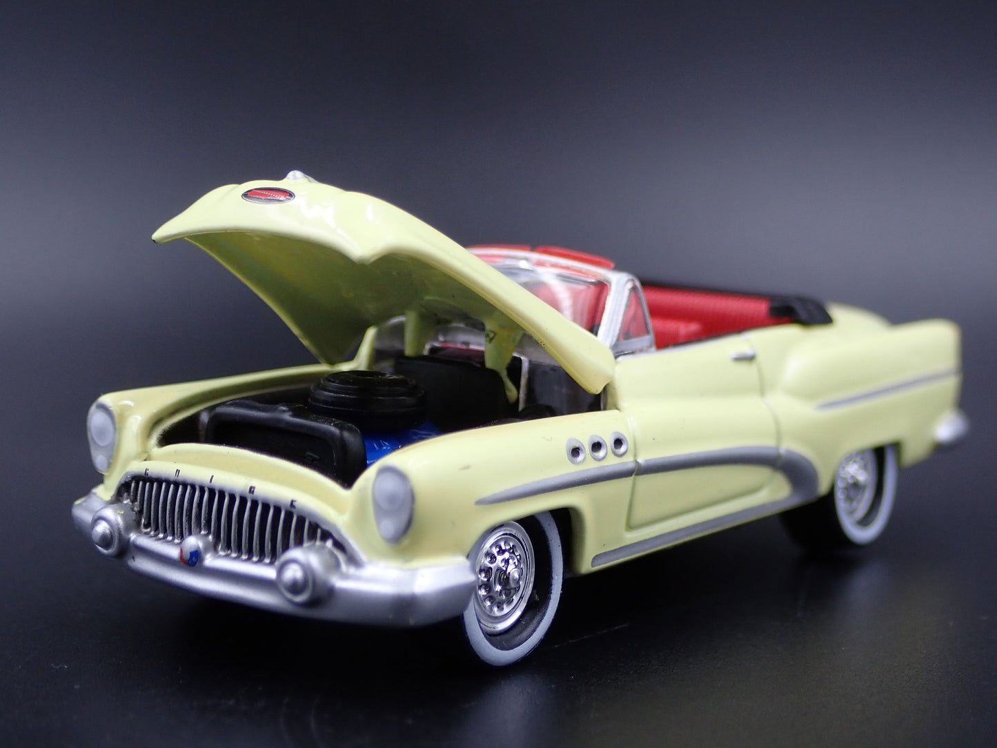 1953 53 BUICK SUPER CONVERTIBLE 1:64 SCALE COLLECTIBLE DIORAMA DIECAST MODEL CAR