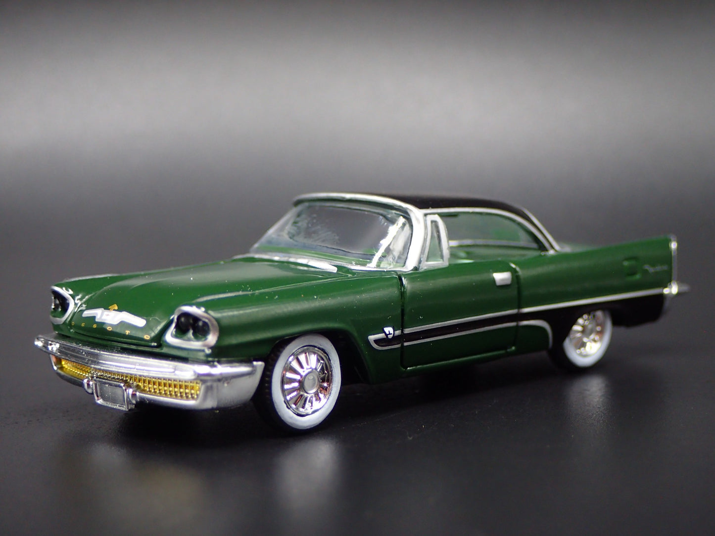 1957 57 DESOTO FIREFLITE GREEN 1:64 SCALE COLLECTIBLE DIORAMA DIECAST MODEL CAR