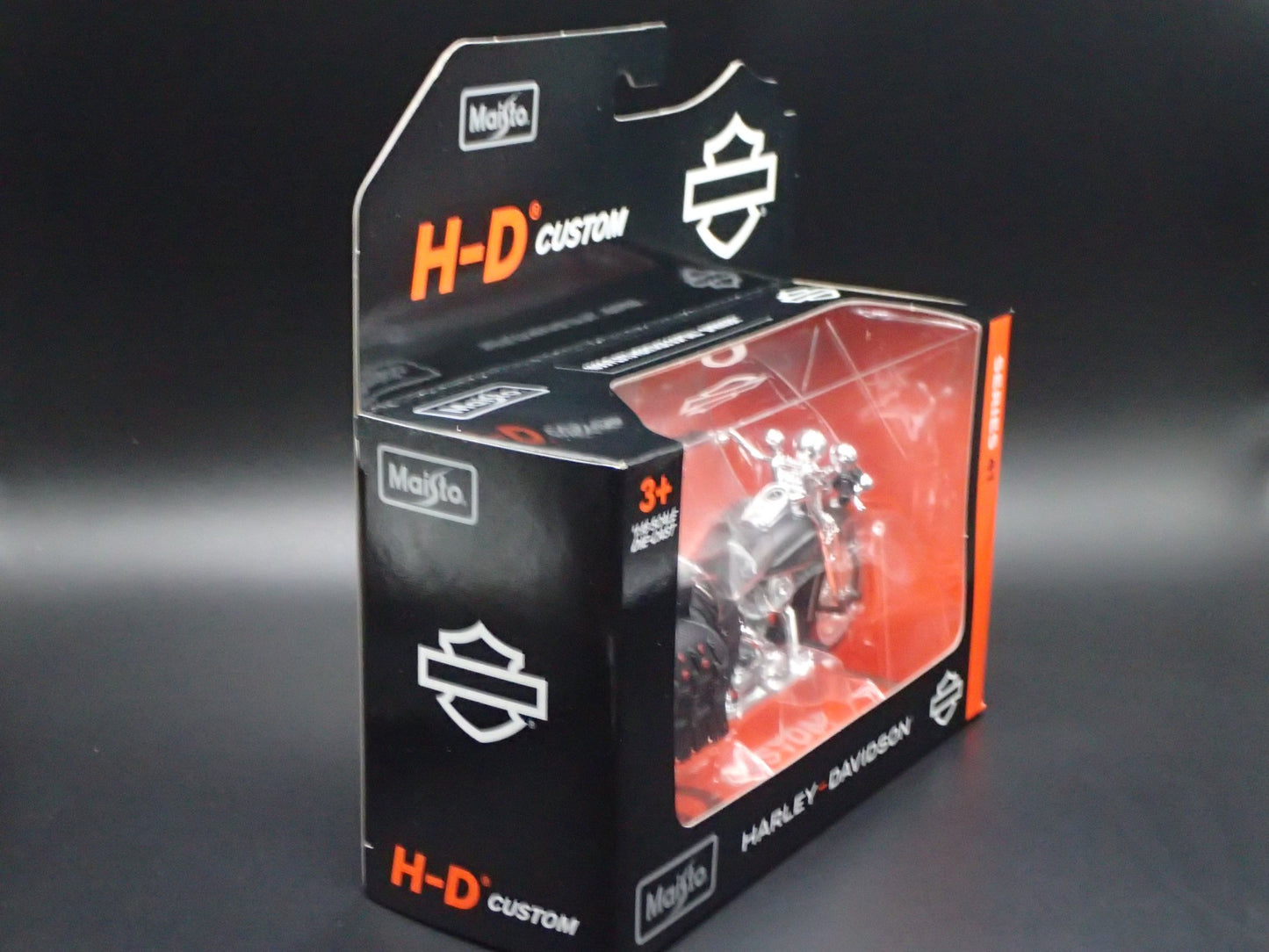 1999 FLSTS HERITAGE SOFTAIL SPRINGER HARLEY DAVIDSON MOTORCYCLE MAISTO 41 1/18