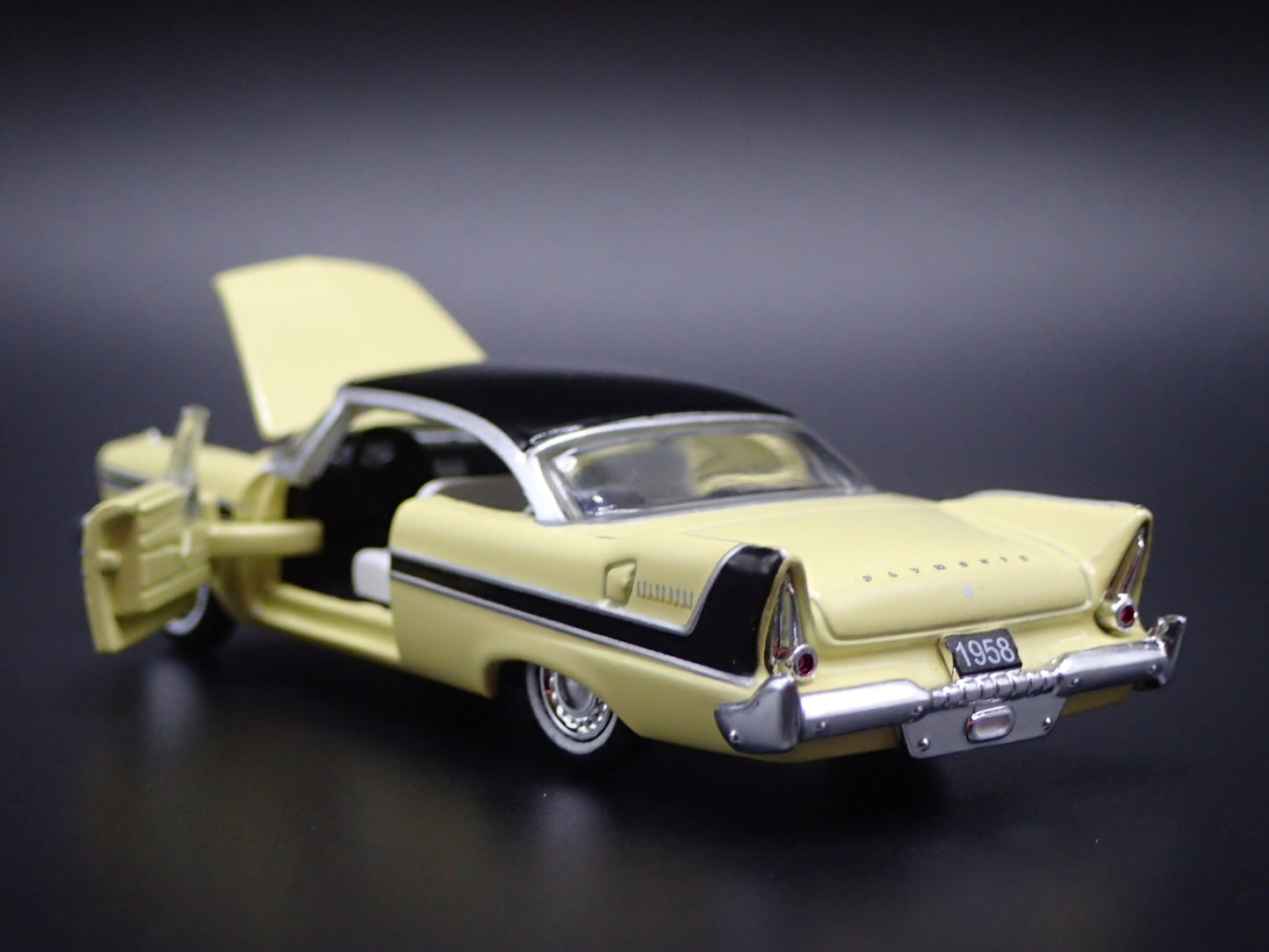 1958 58 PLYMOUTH BELVEDERE YELL 1:64 SCALE COLLECTIBLE DIORAMA DIECAST MODEL CAR