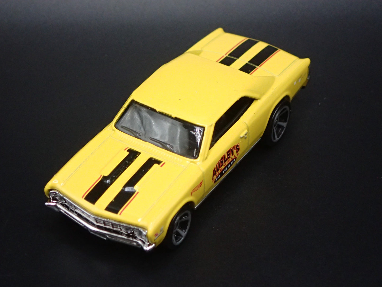 1967 67 CHEVY CHEVROLET CHEVELLE SS 396 1:64 SCALE DIORAMA DIECAST MODEL CAR
