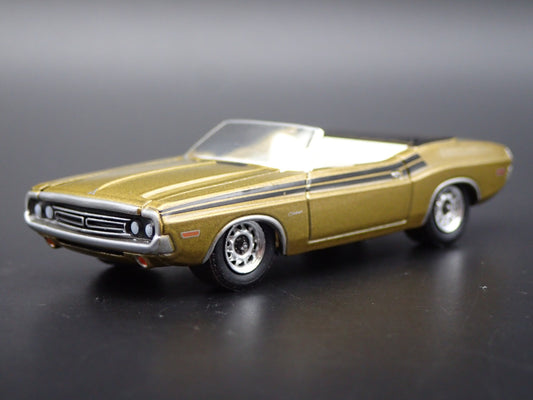 1971 71 DODGE CHALLENGER CONVERTIBLE 340 1/64 SCALE DIORAMA DIECAST MODEL CAR