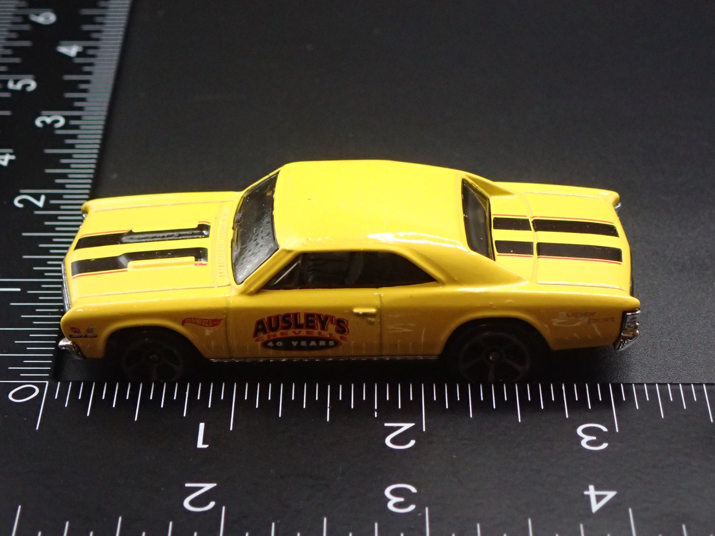 1967 67 CHEVY CHEVROLET CHEVELLE SS 396 1:64 SCALE DIORAMA DIECAST MODEL CAR