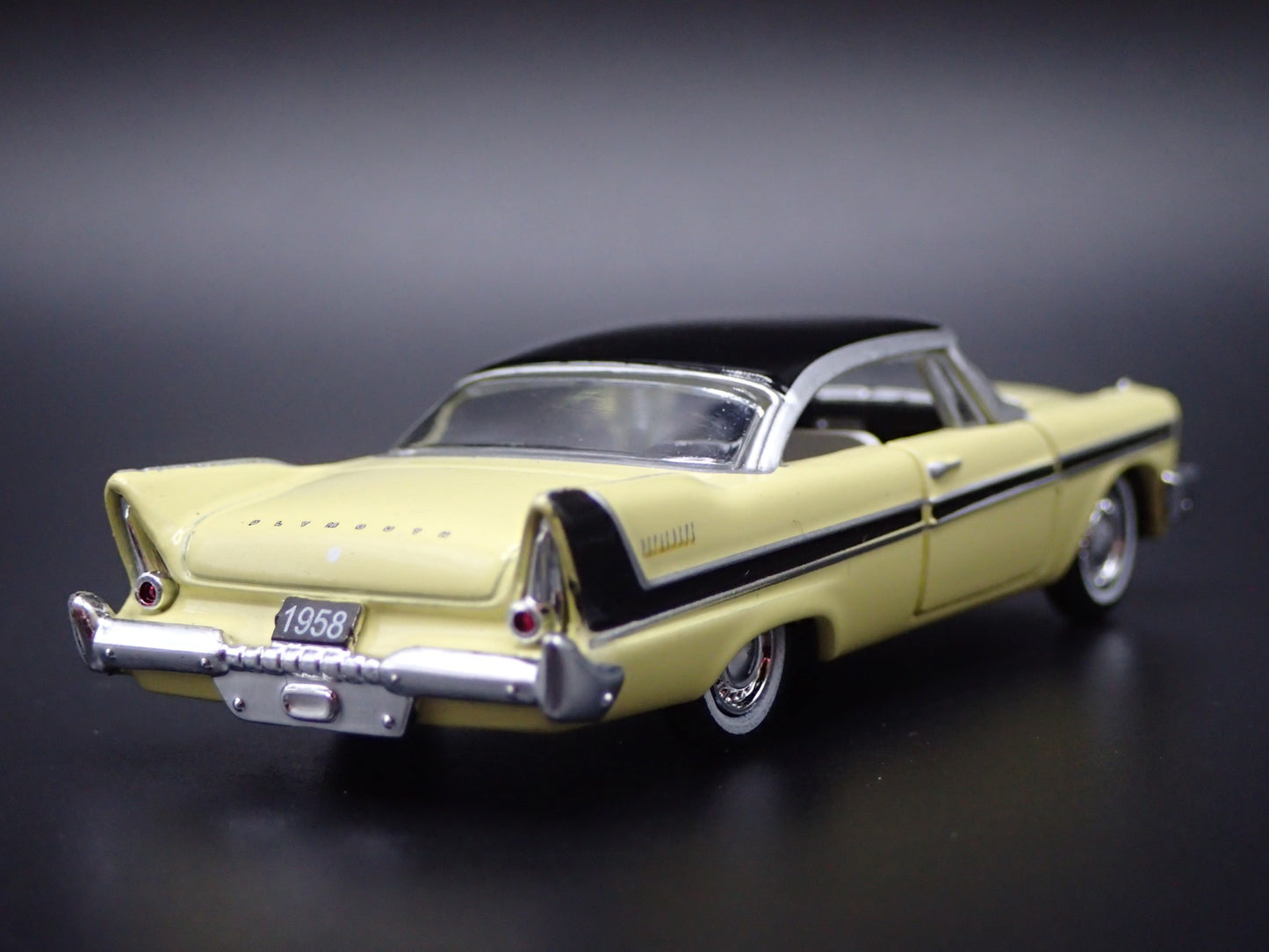 1958 58 PLYMOUTH BELVEDERE YELL 1:64 SCALE COLLECTIBLE DIORAMA DIECAST MODEL CAR