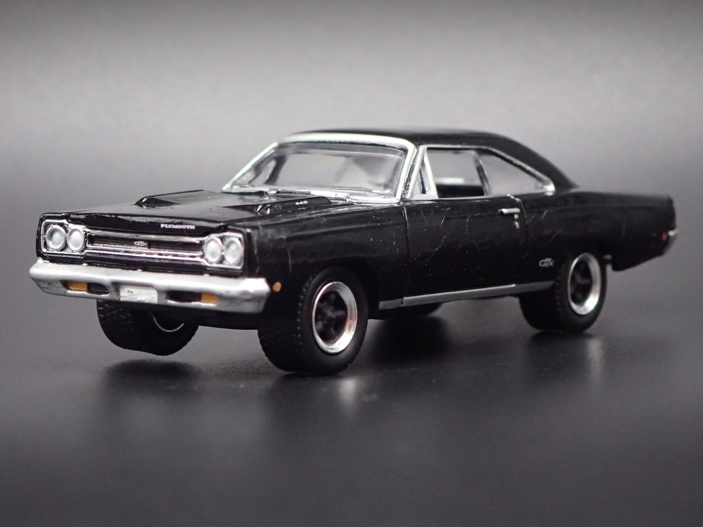 1968 68 PLYMOUTH GTX BLACK 1:64 SCALE COLLECTIBLE DIORAMA DIECAST MODEL CAR