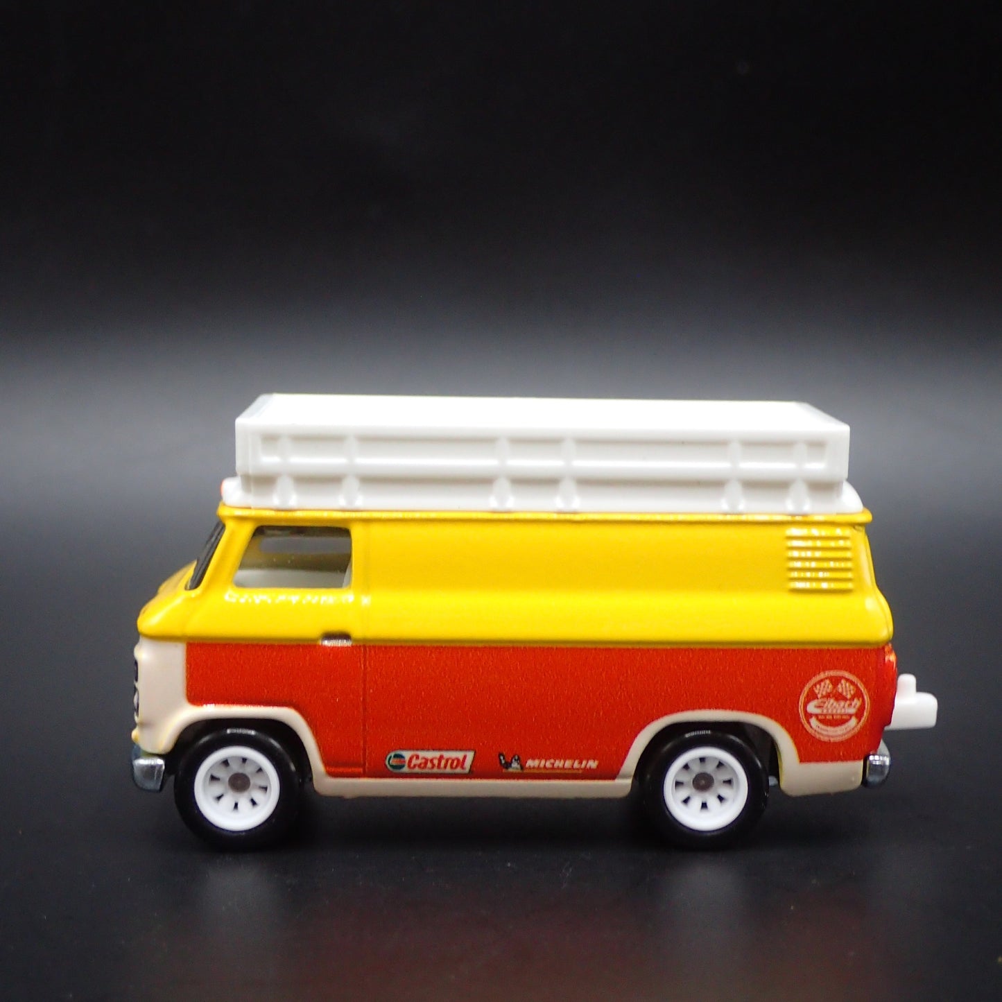 1965-1977 FORD TRANSIT SUPER VAN CASTROL RACING 1:64 SCALE DIECAST MODEL CAR