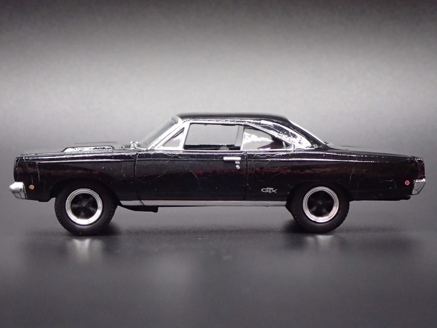 1968 68 PLYMOUTH GTX BLACK 1:64 SCALE COLLECTIBLE DIORAMA DIECAST MODEL CAR