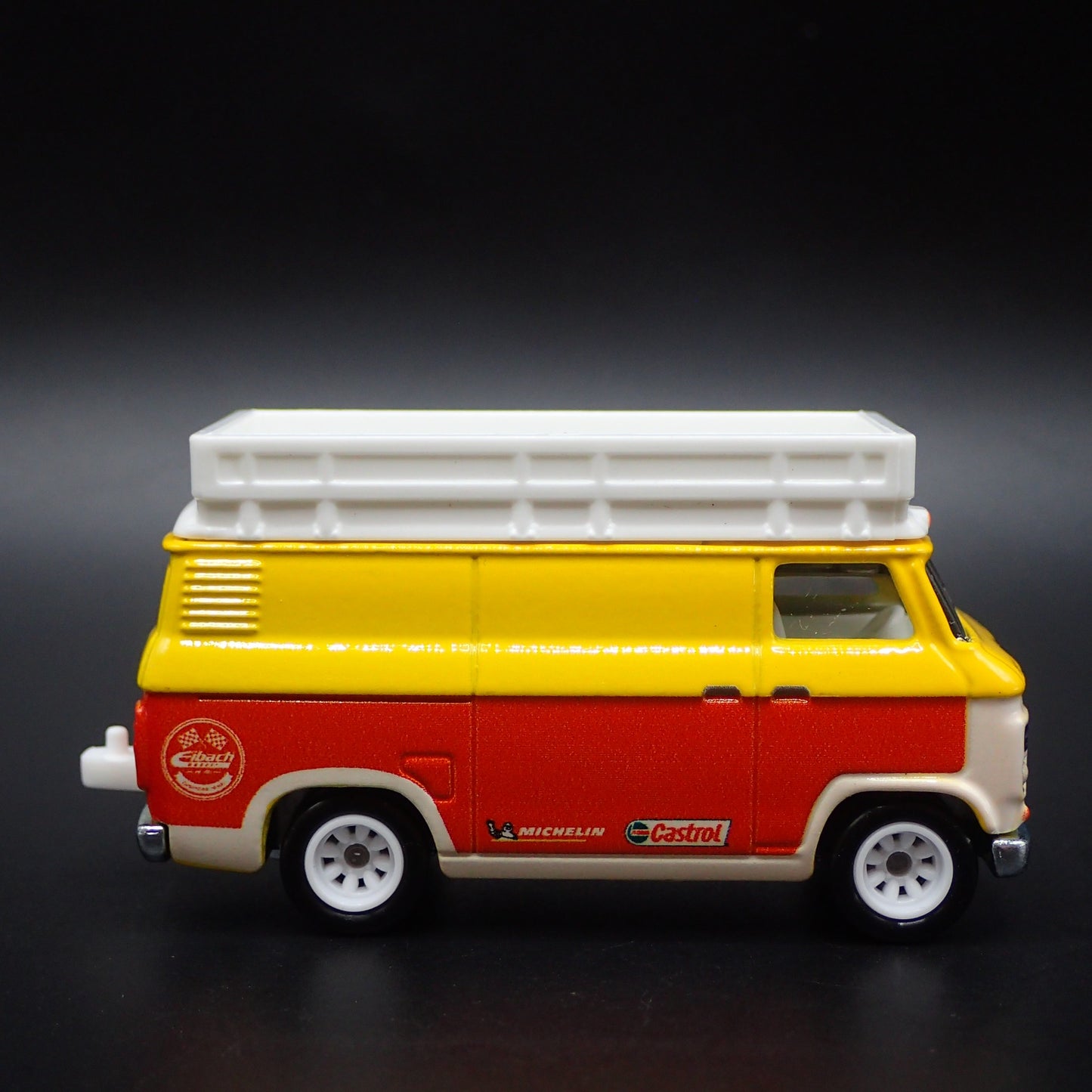 1965-1977 FORD TRANSIT SUPER VAN CASTROL RACING 1:64 SCALE DIECAST MODEL CAR