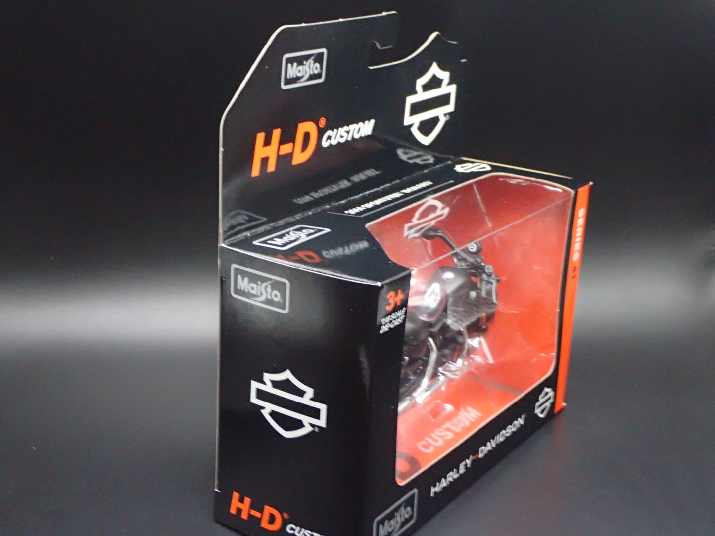 2014 SPORTSTER IRON 883 HARLEY DAVIDSON MOTORCYCLE MAISTO SERIES 41 1/18 MODEL