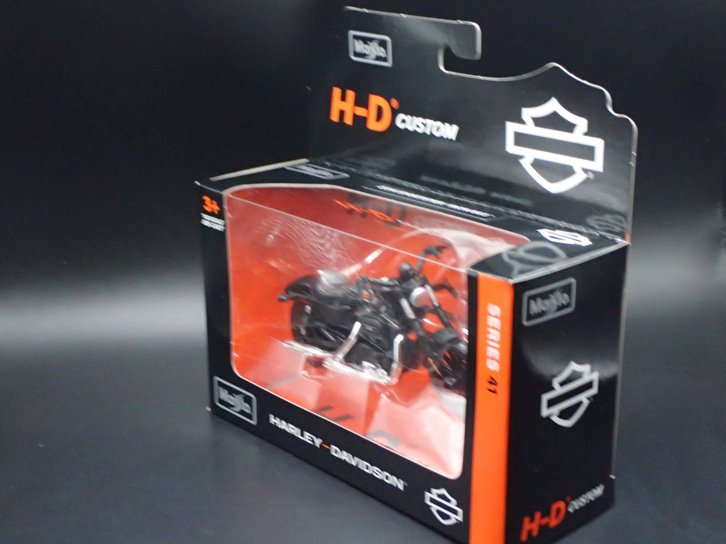 2014 SPORTSTER IRON 883 HARLEY DAVIDSON MOTORCYCLE MAISTO SERIES 41 1/18 MODEL