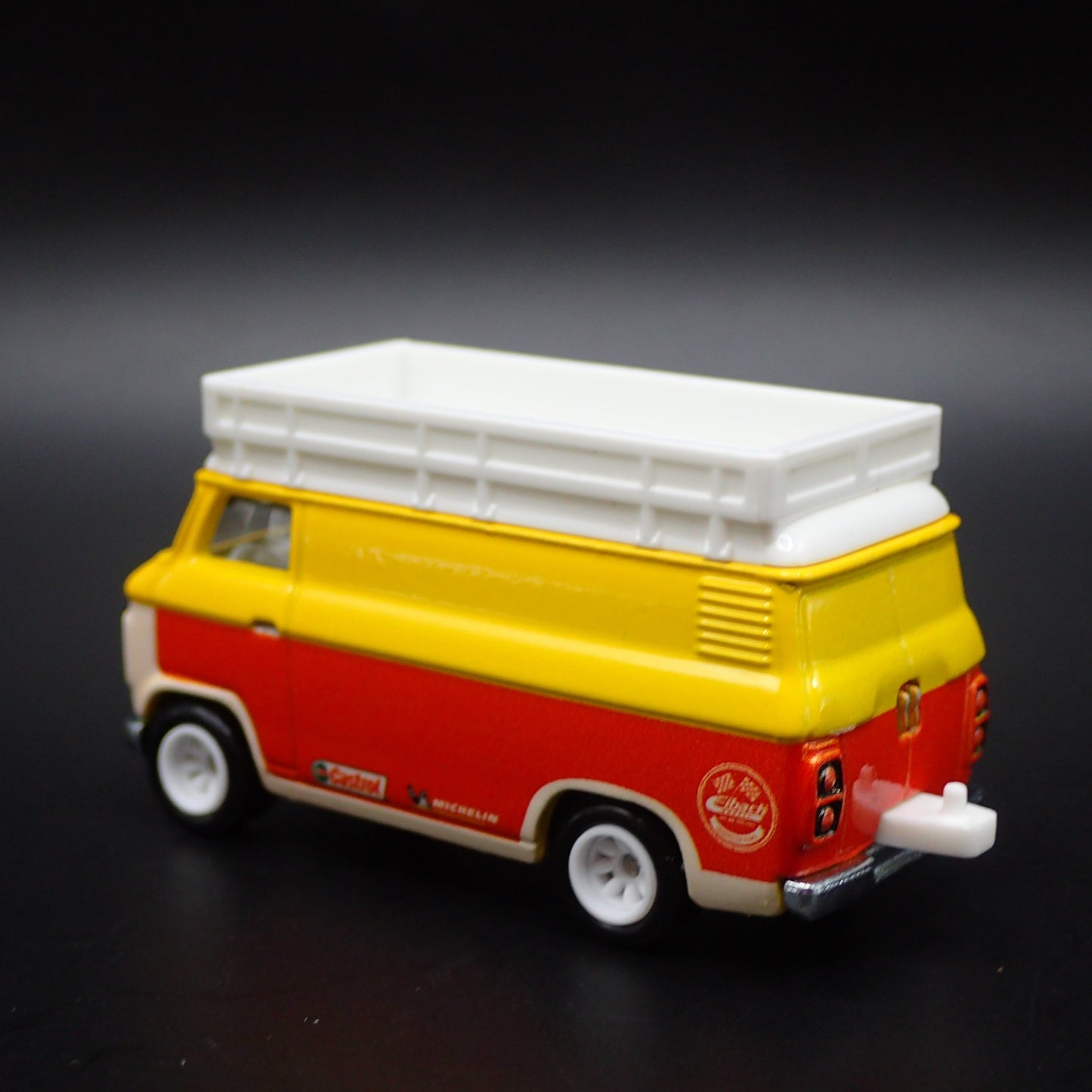 1965-1977 FORD TRANSIT SUPER VAN CASTROL RACING 1:64 SCALE DIECAST MODEL CAR