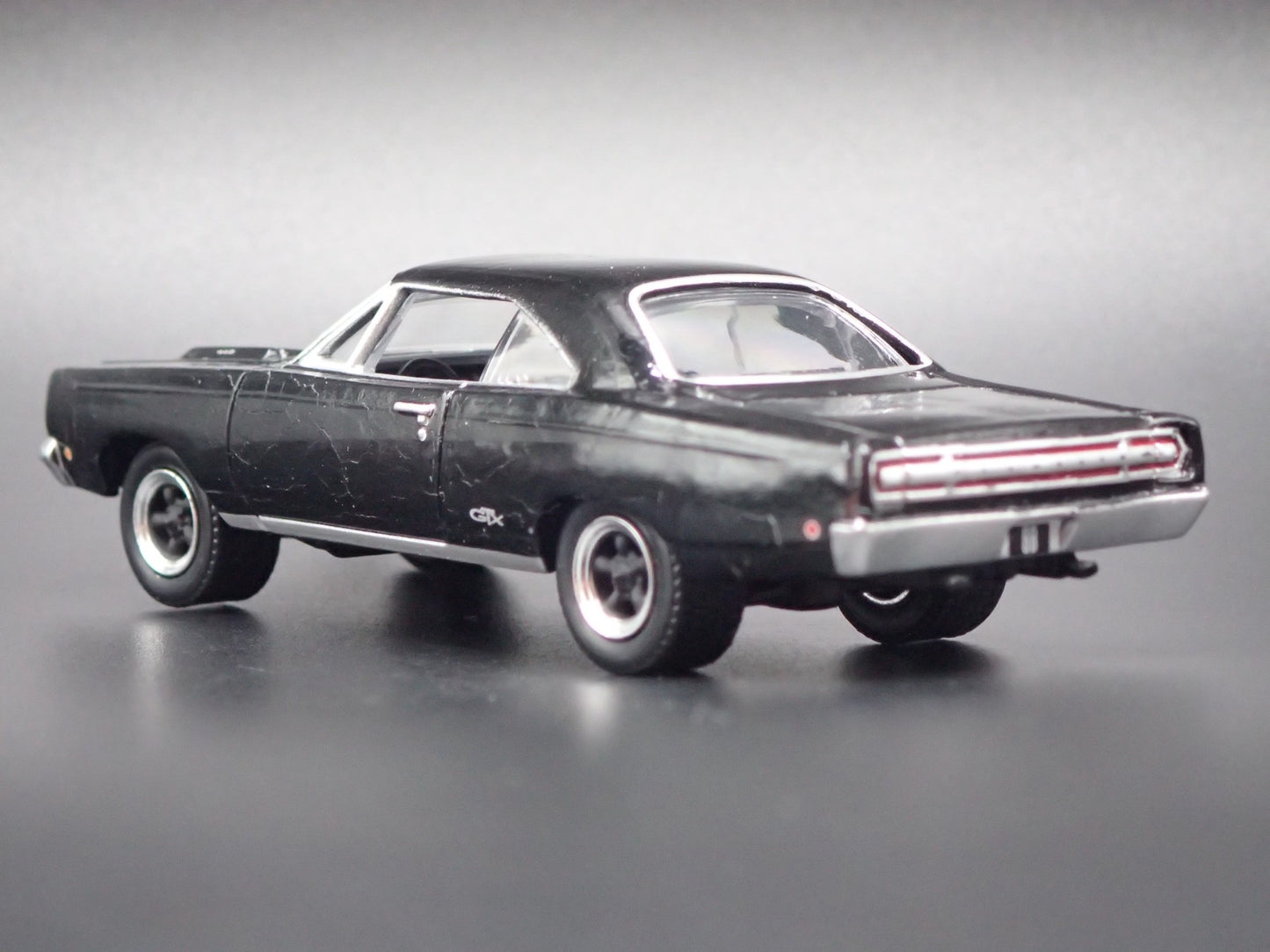 1968 68 PLYMOUTH GTX BLACK 1:64 SCALE COLLECTIBLE DIORAMA DIECAST MODEL CAR
