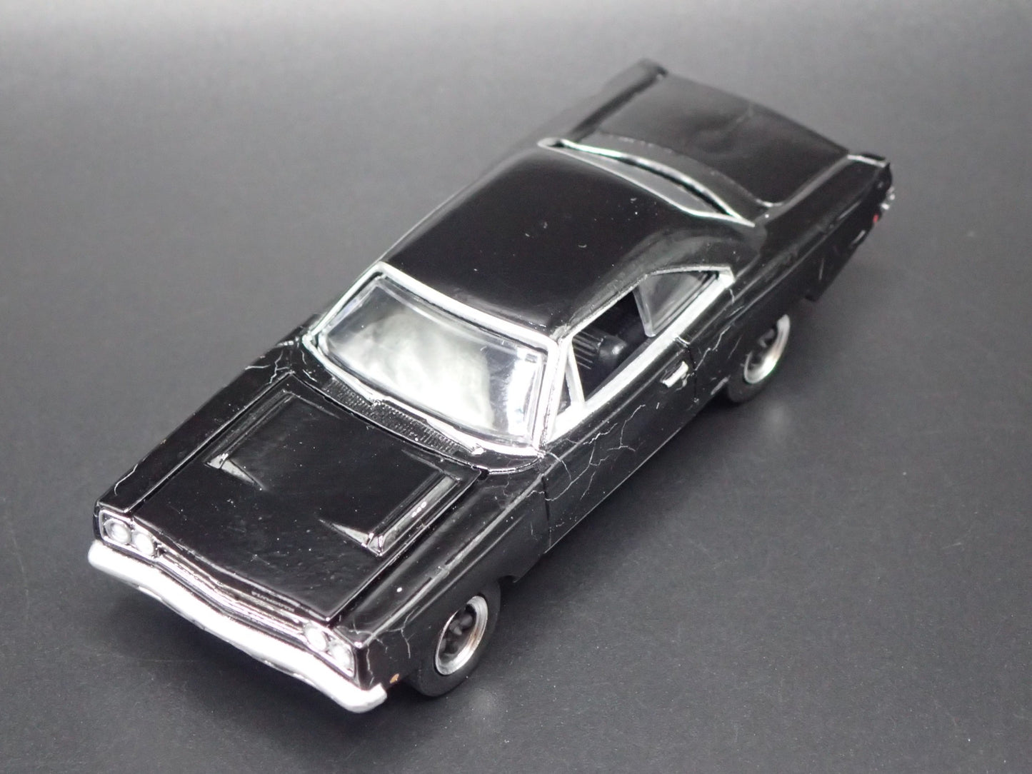 1968 68 PLYMOUTH GTX BLACK 1:64 SCALE COLLECTIBLE DIORAMA DIECAST MODEL CAR